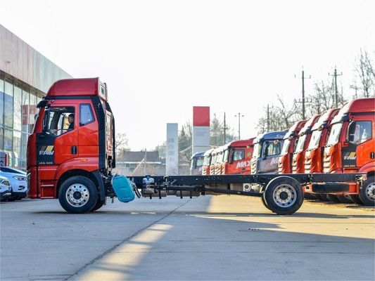 FAW Jiefang J6G Μεσαίο φορτηγό 6x2 φορτηγό 7-10 τόνων 8 τροχούς Φράχτης φορτηγό Μεταφορικό όχημα