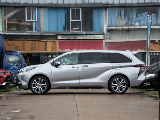 MPV Second-Hand Toyota Sienna με φυσικά αναπνευστικό τύπο κινητήρα και προβολείς LED