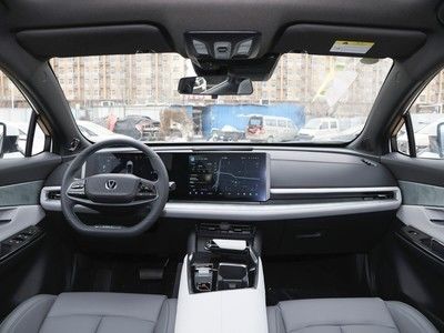 Μέγιστη ταχύτητα 200 χλμ/ώρα Το 2023 Changan UNI-T 1.5T Turbo Luxury Sedan Με κινητήρα βενζίνης