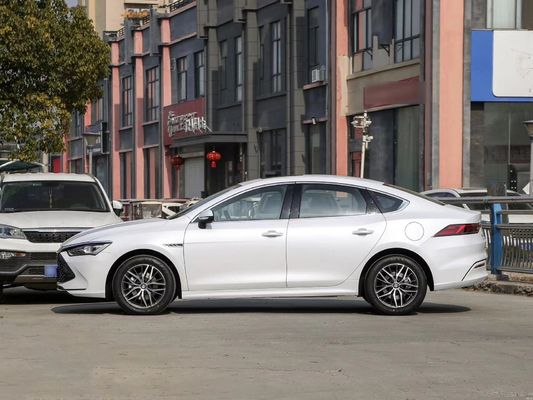 BYD QIN Plus Dm-I κατασκευασμένο σε ηλεκτρικό αυτοκίνητο 5 θέσεων hatchback με ενέργεια 55/120km Υβριδικό όχημα