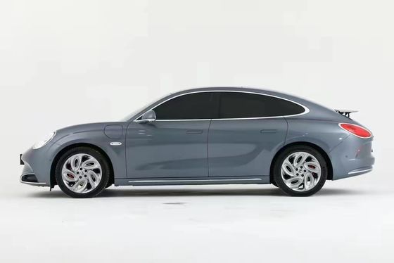 ORA Lightning Cat EV Όμορφα μικρά αυτοκίνητα 4 πόρτες Σέδαν 5 θέσεις Μέγεθος 4871 πλάτος 1862