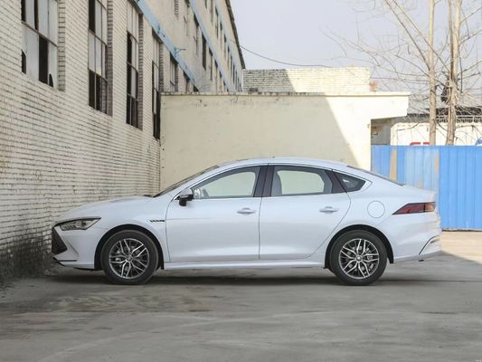 2024 BYD Qin PLUS DM-i 55KM Champion Edition Ηλεκτρικό όχημα με μπαταρία σε μαύρο χρώμα