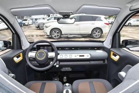100% ηλεκτρικό αυτοκίνητο Wuling Mini EV με μέγιστη ταχύτητα 100 km/h και τροχοπέδη 2010 mm