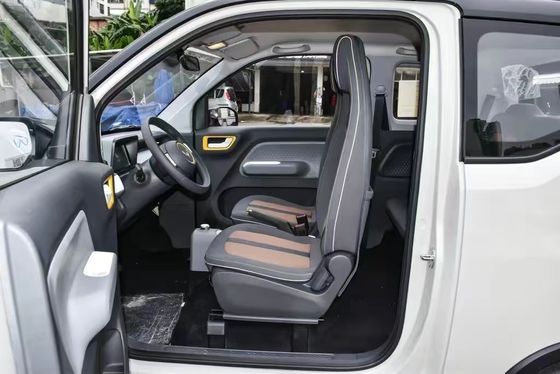 100% ηλεκτρικό αυτοκίνητο Wuling Mini EV με μέγιστη ταχύτητα 100 km/h και τροχοπέδη 2010 mm