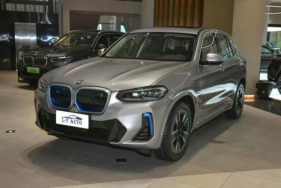 BMW iX3 Ηλεκτρικό περιπολικό 4 ή 5 θέσεις Μέγιστη ισχύς 286 ίππων Συνολική ροπή 400Nm