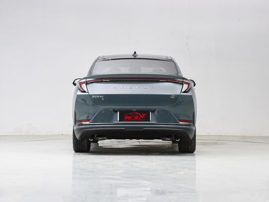Το Polar Fox Alpha T ARCFOX S 5 πόρτες 5 καθίσματα SUV με 160kW μέγιστη ισχύ και 700km αυτονομία
