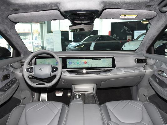 Το Polar Fox Alpha T ARCFOX S 5 πόρτες 5 καθίσματα SUV με 160kW μέγιστη ισχύ και 700km αυτονομία