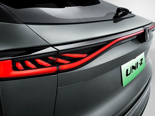 Τσανγκάν UNI Z Ηλεκτρικό αυτοκίνητο 2024 Χρησιμοποιημένο αυτοκίνητο Αυτοκίνητο Τσανγκάν UNIZ Υβριδικό όχημα Υβριδικό καύσιμο