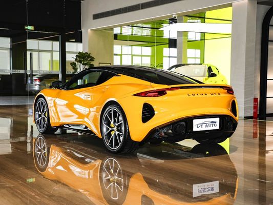 Το Lotus Emira Sports Car απελευθερώνει το πλήρες δυναμικό της ηλεκτρικής ενέργειας του τερνικού λιθίου