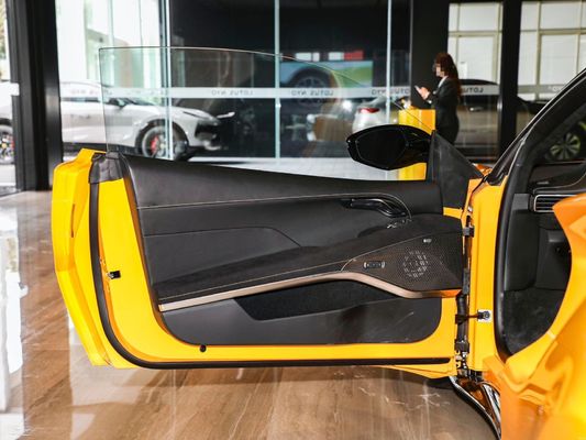 Το Lotus Emira Sports Car απελευθερώνει το πλήρες δυναμικό της ηλεκτρικής ενέργειας του τερνικού λιθίου