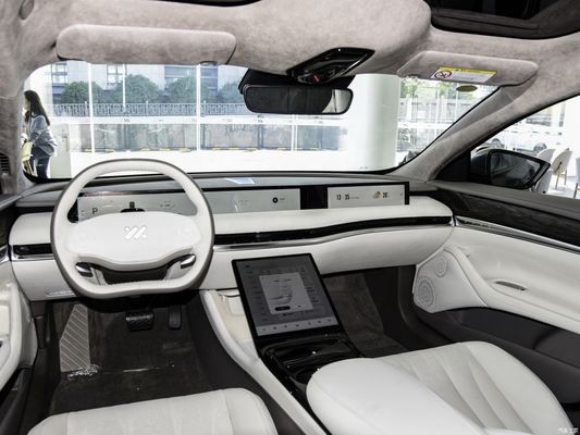 Zhiji IM LS7 Υβριδικό SUV 70kWh Ιδιότητα μπαταρίας 6.5s Επιτάχυνση για ηλεκτρικό όχημα