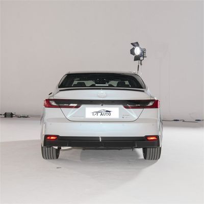 Υβριδική βενζίνη Toyota Camry Sedan Euro VI Πρότυπο εκπομπών 2024 Οχήματα 0km Χρησιμοποιημένο αυτοκίνητο