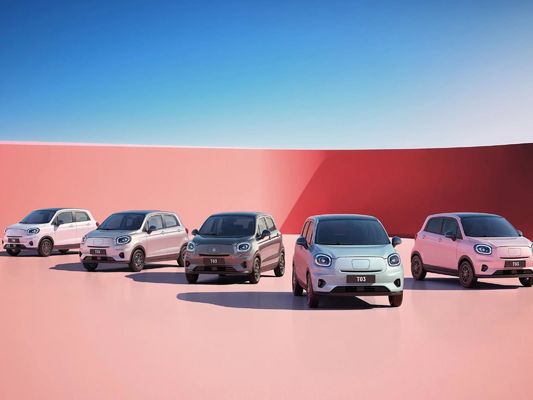 6 ώρες αργός χρόνος φόρτισης Lingpao T03 Ηλεκτρικό αυτοκίνητο με μπαταρία λιθίου σιδήρου φωσφορικού