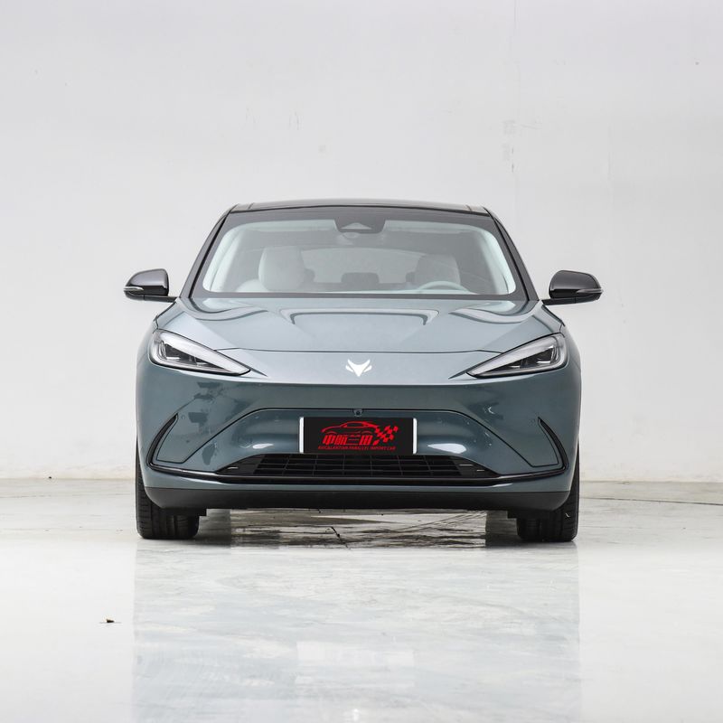 Το Polar Fox Alpha T ARCFOX S 5 πόρτες 5 καθίσματα SUV με 160kW μέγιστη ισχύ και 700km αυτονομία