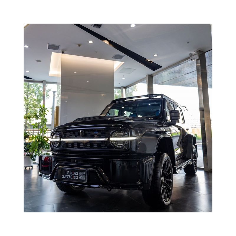 Το Cyberpunk Tank 300 Compact SUV είναι ένα υβριδικό SUV με μεγάλο χώρο στο πορτ-μπαγκάζ.